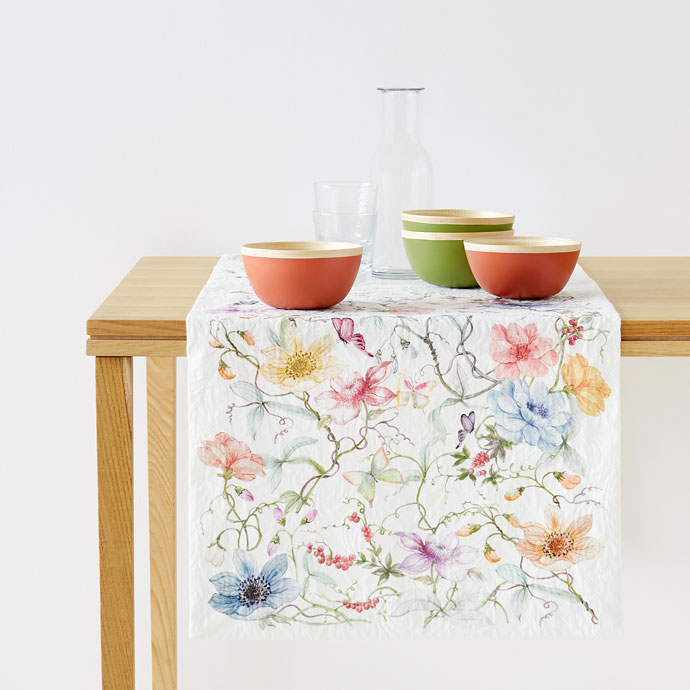 Zara FLORAL PRINT JACQUARD TABLE RUNNER