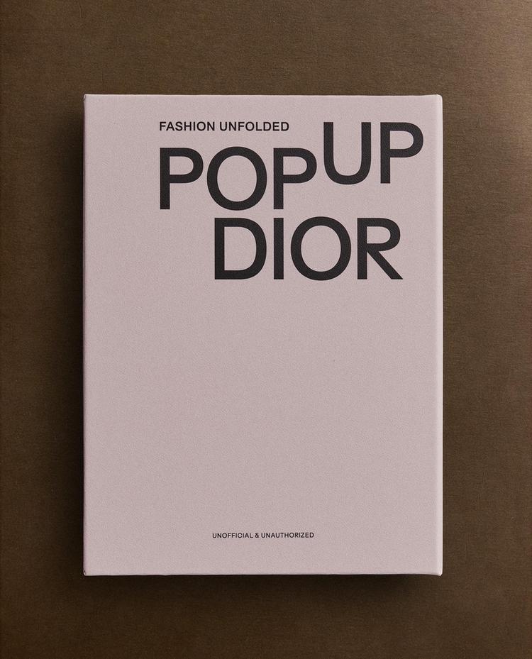 FASHION UNFOLDED "POP UP" DIOR BOOK (ENGLISH)