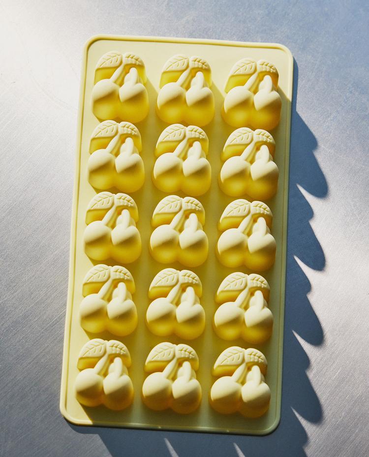 PORTAGHIACCIO E VASSOIO IN SILICONE CILIEGE 15 CUBETTI