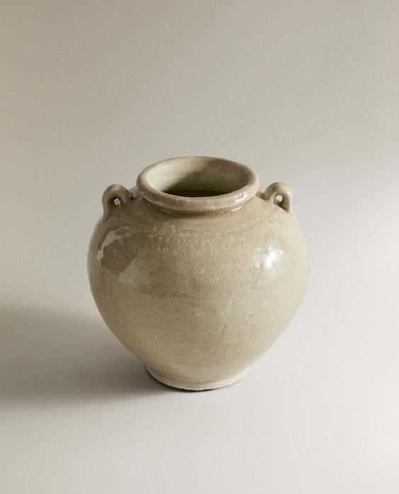 CRACKED CERAMIC VASE