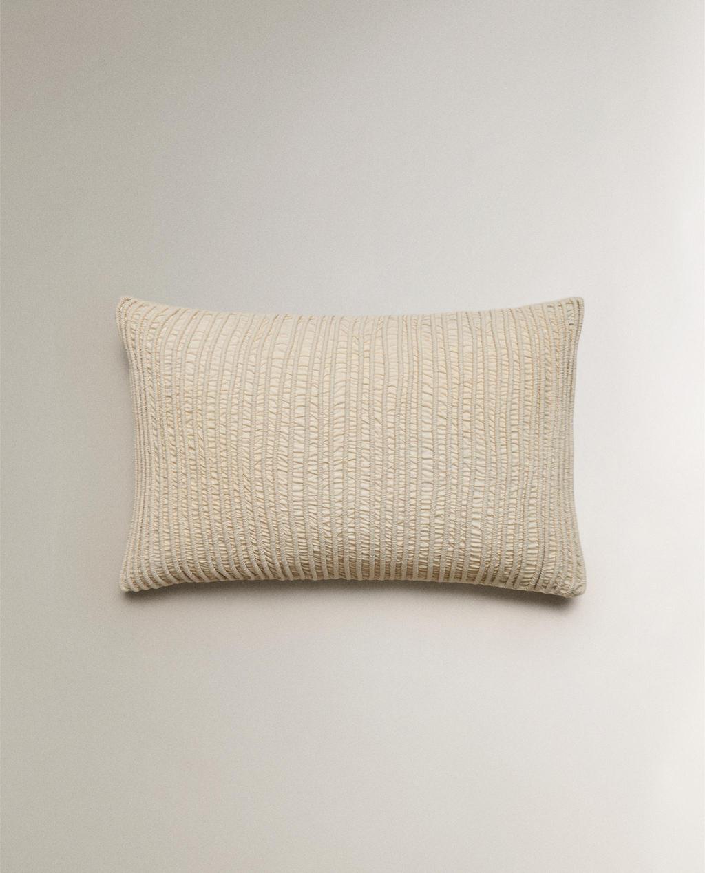 PLEATED CUSHION COVER