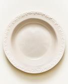 PLATO HONDO LOZA BORDE RELIEVE