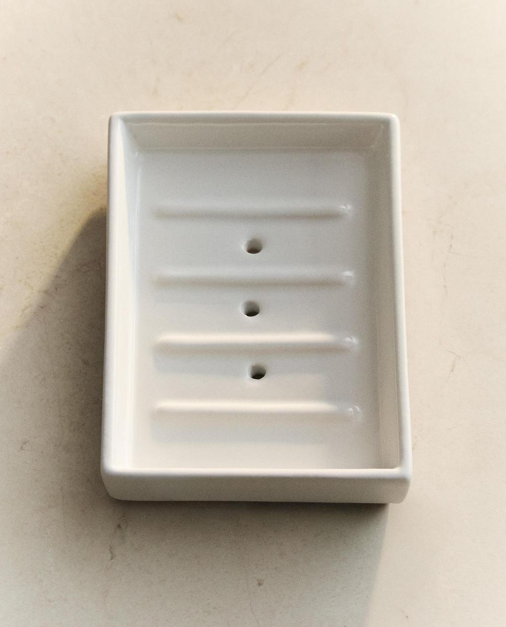WHITE EARTHENWARE BATHROOM SOAP DISH