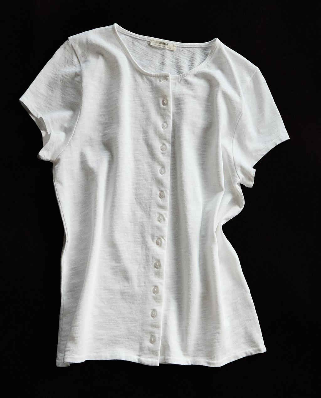 COTTON T-SHIRT WITH BUTTONS
