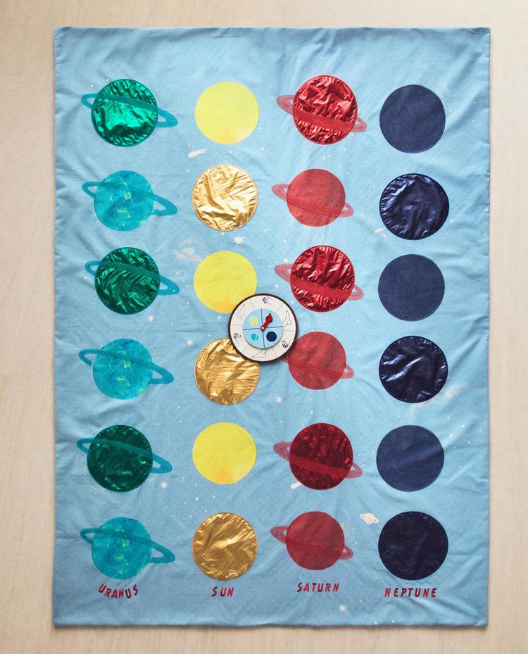 CHILDREN'S TWISTER SPACE GAME