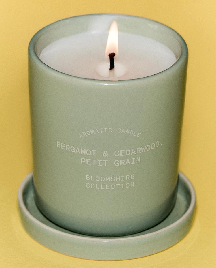 (170 G) BERGAMOT & CEDARWOOD SCENTED CANDLE