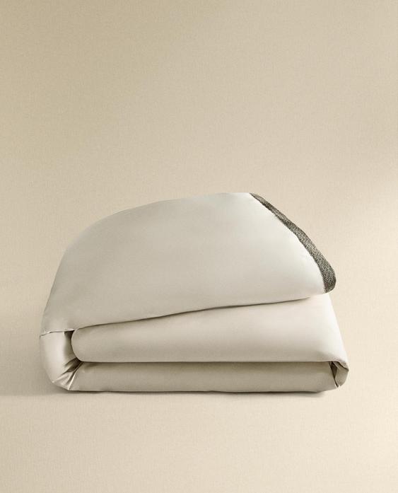 EMBROIDERED SATEEN DUVET COVER (300 THREAD COUNT)