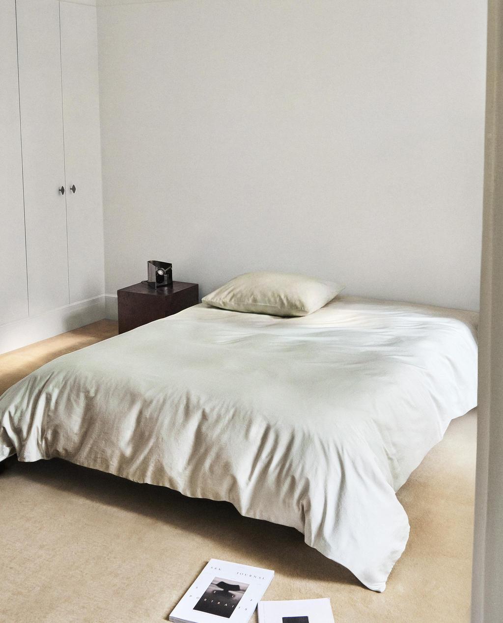 FADED-EFFECT SATEEN DUVET COVER (300 THREAD COUNT)
