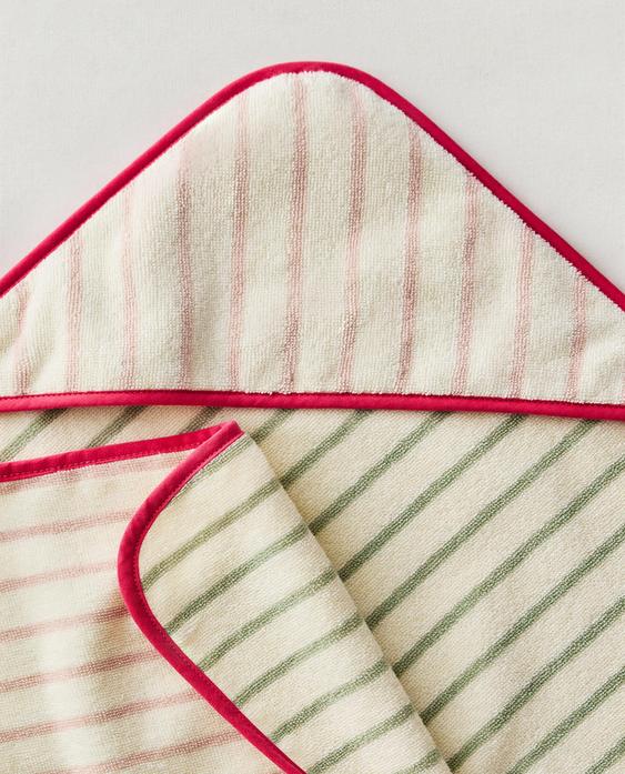 REVERSIBLE STRIPED HOODED BABY TOWEL