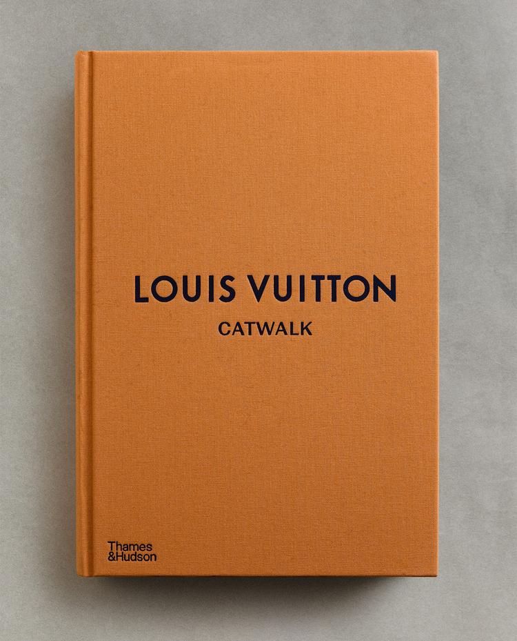 KNJIGA CATWALK LOUIS VUITTON (ANGLEŠČINA)