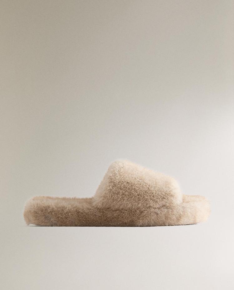 FAUX FUR FLATFORM SLIPPERS