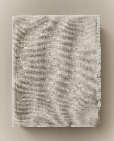 SERVIETTE DE BAIN TEXTURÉE GAUFRÉE