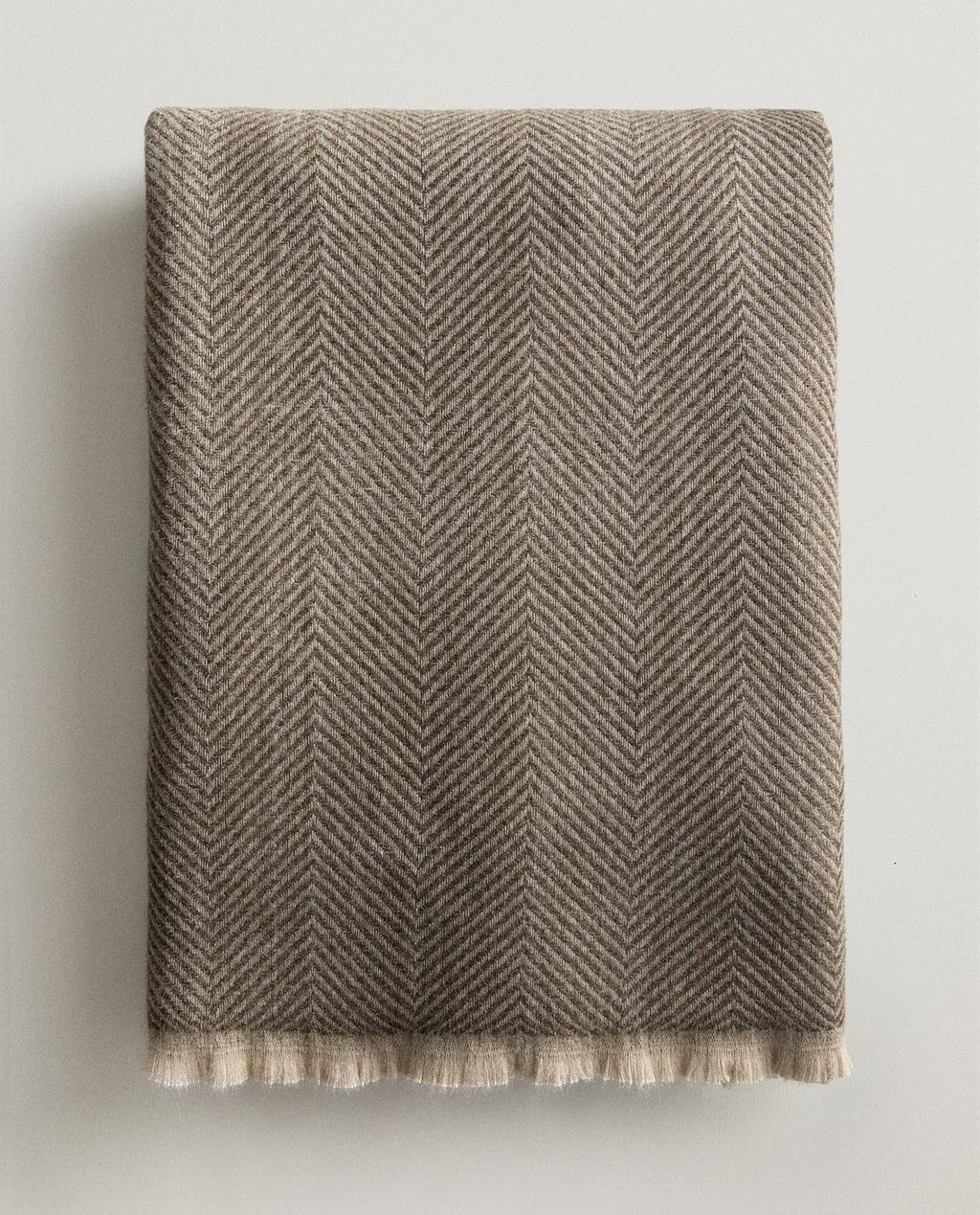 HERRINGBONE THROW