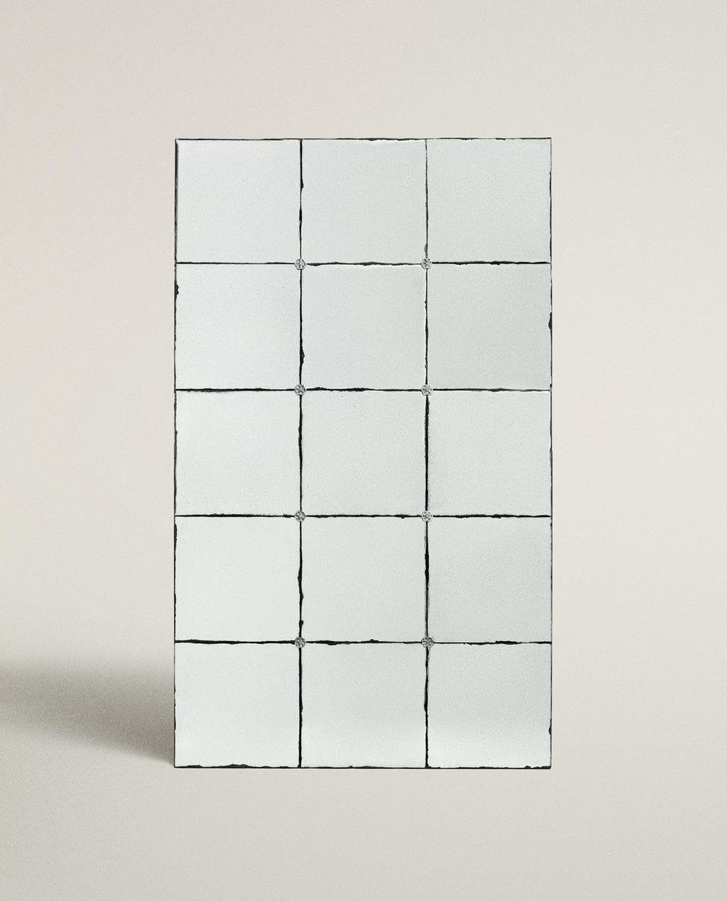 ANTIQUE FINISH VERTICAL MIRROR