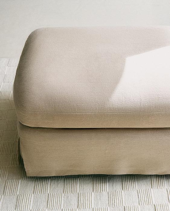 FOOTSTOOL 01