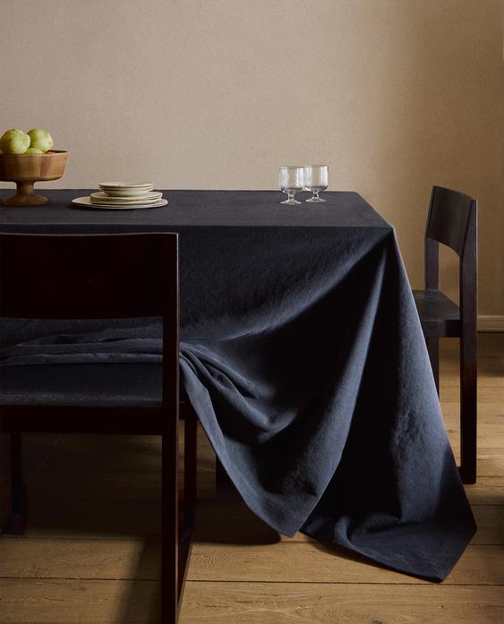 COLOURED HEAVY-LINEN TABLECLOTH