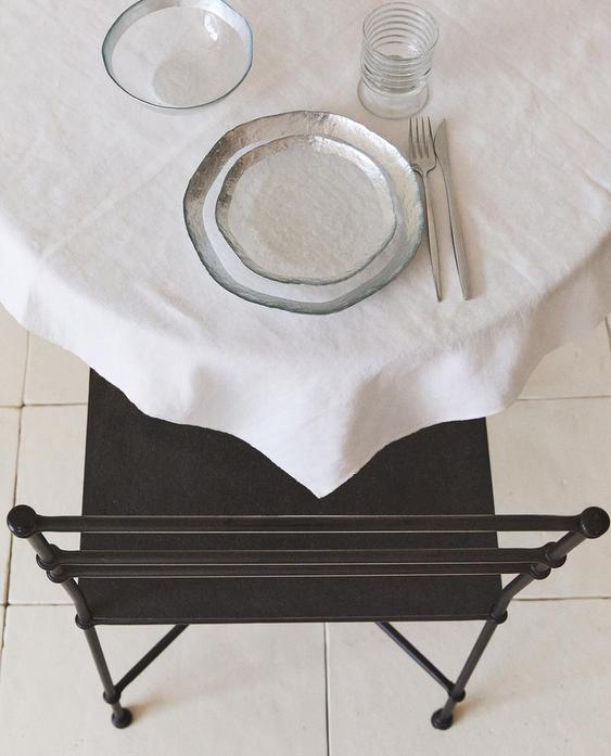 GLASS DINNER SET WITH RAISED RIM