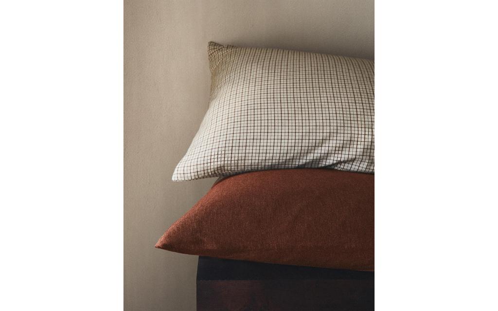 FUNDA ALMOHADA FRANELA CUADROS PEQUEÑOS