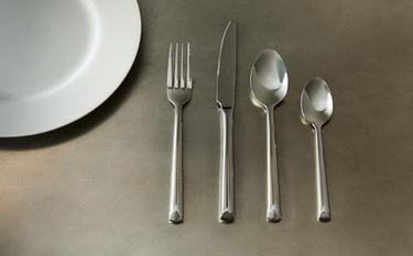 ENSEMBLE COUVERTS 4 PIÈCES ACIER FORGÉ