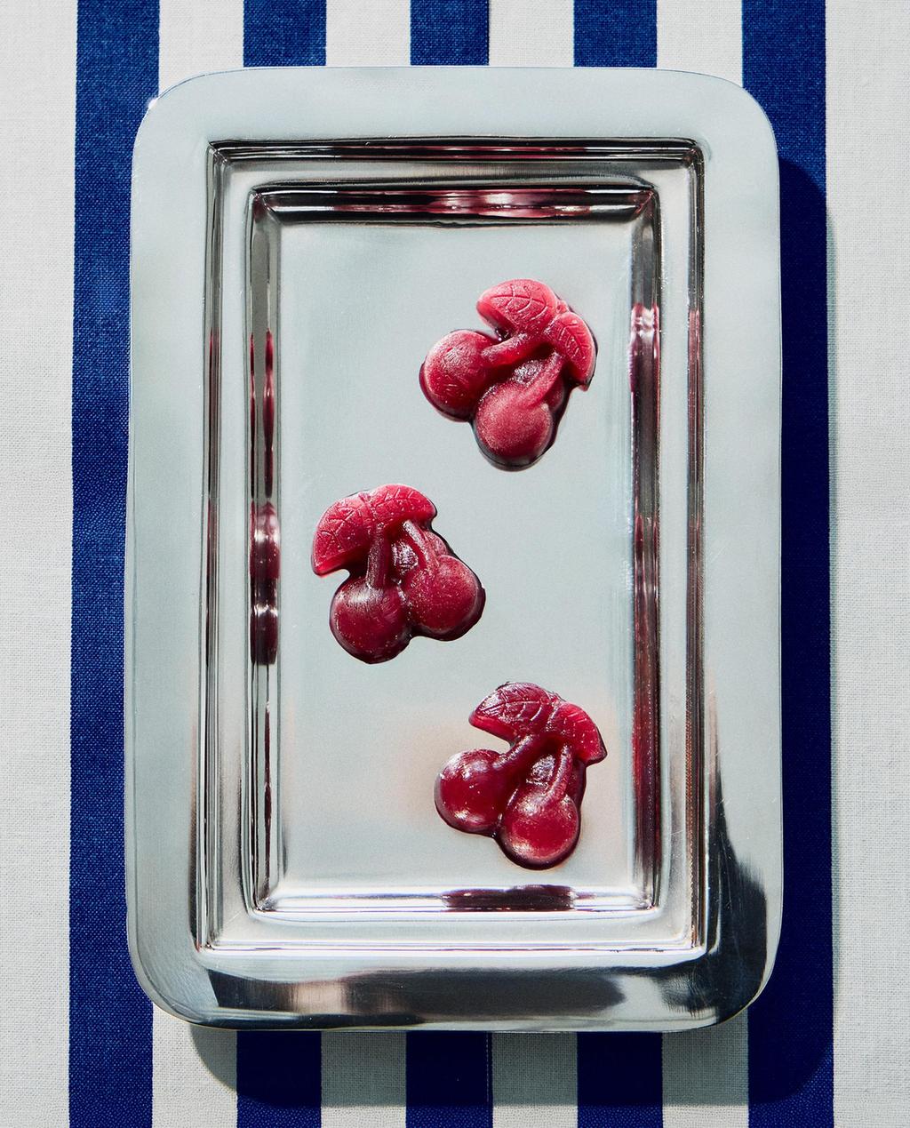 PORTAGHIACCIO E VASSOIO IN SILICONE CILIEGE 15 CUBETTI
