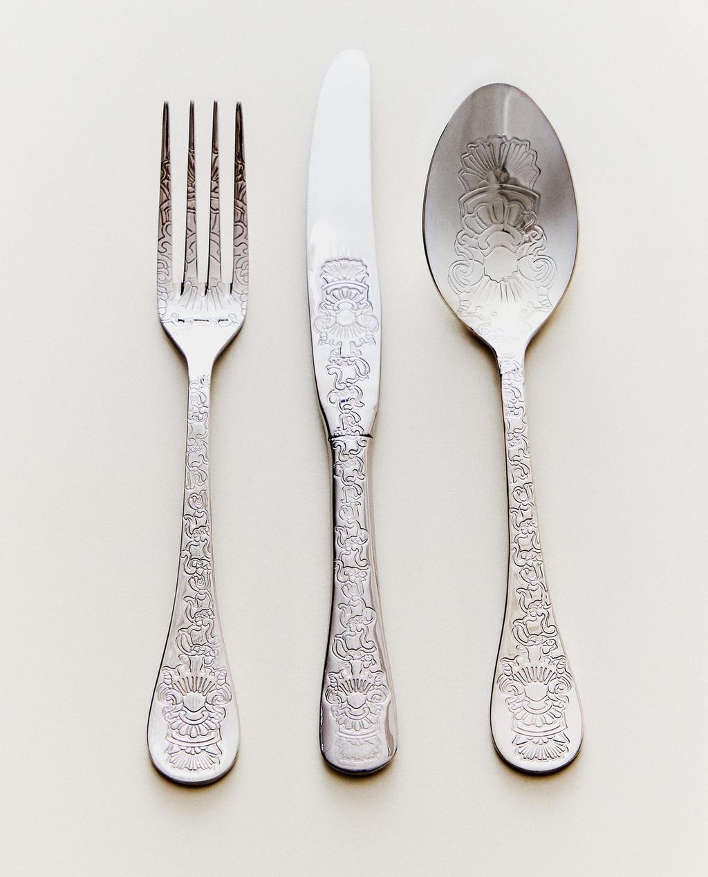 3-PIECE ENGRAVED STEEL CUTLERY SET