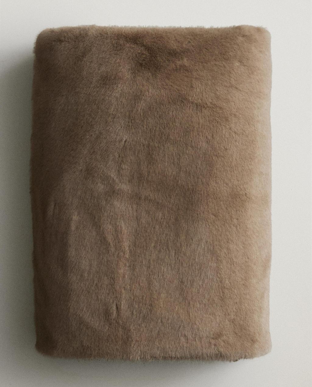 OMBRÉ FUR BLANKET