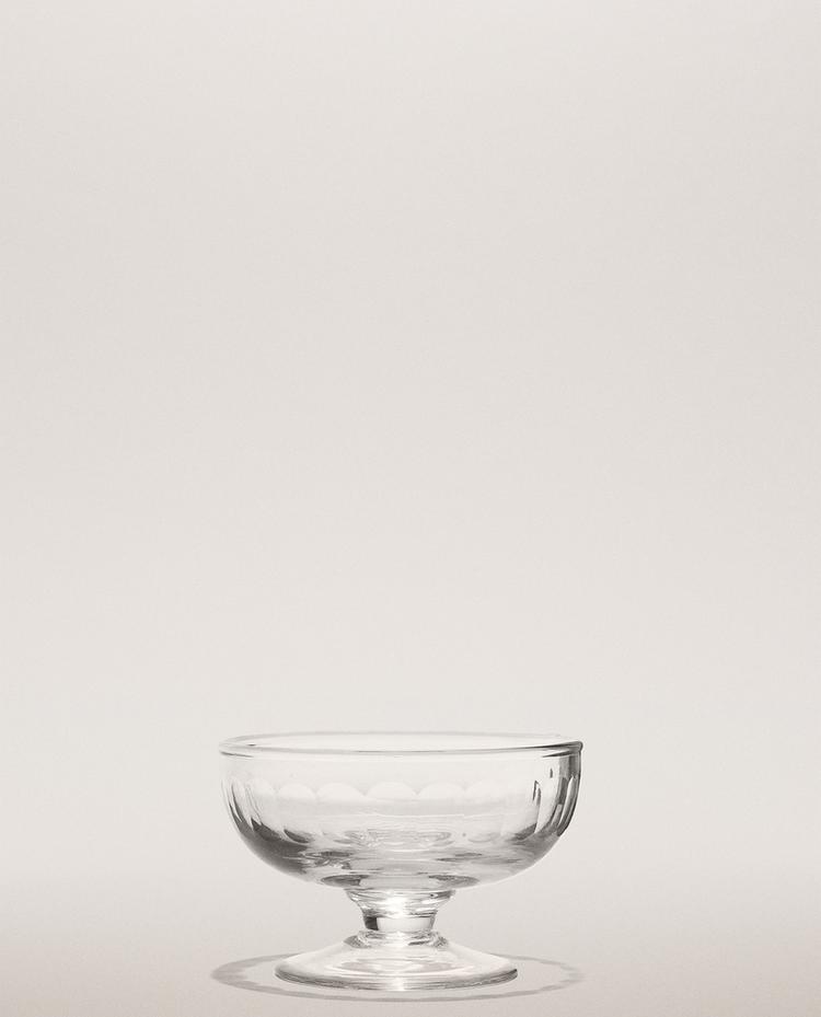 VERTICAL RAISED DESIGN GLASS ICE-CREAM CUP
