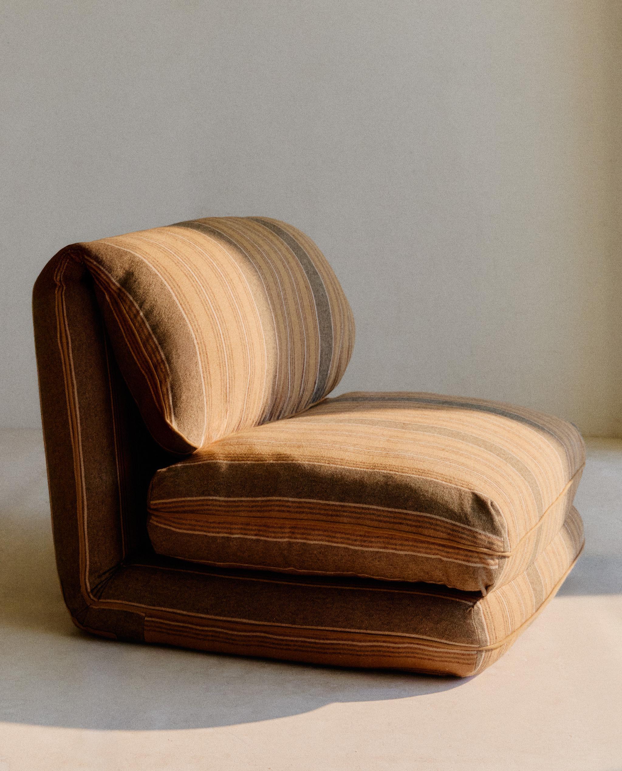 Zara  1人掛けラウンジチェア STRIPED FOLDABLE LOUNGE CHAIR | Zara Home United States of America