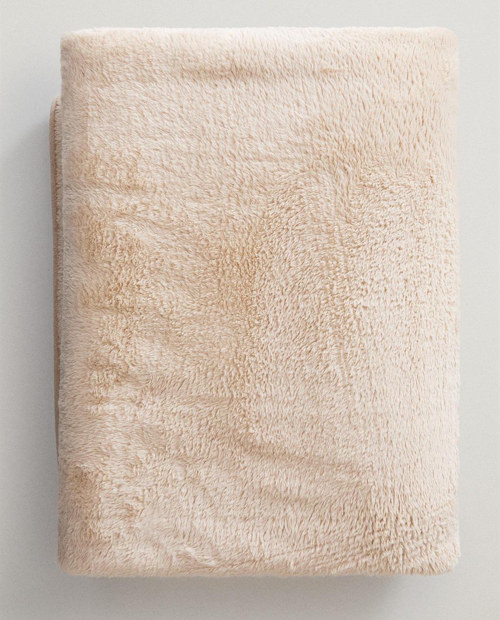 SOLID FAUX FUR BLANKET