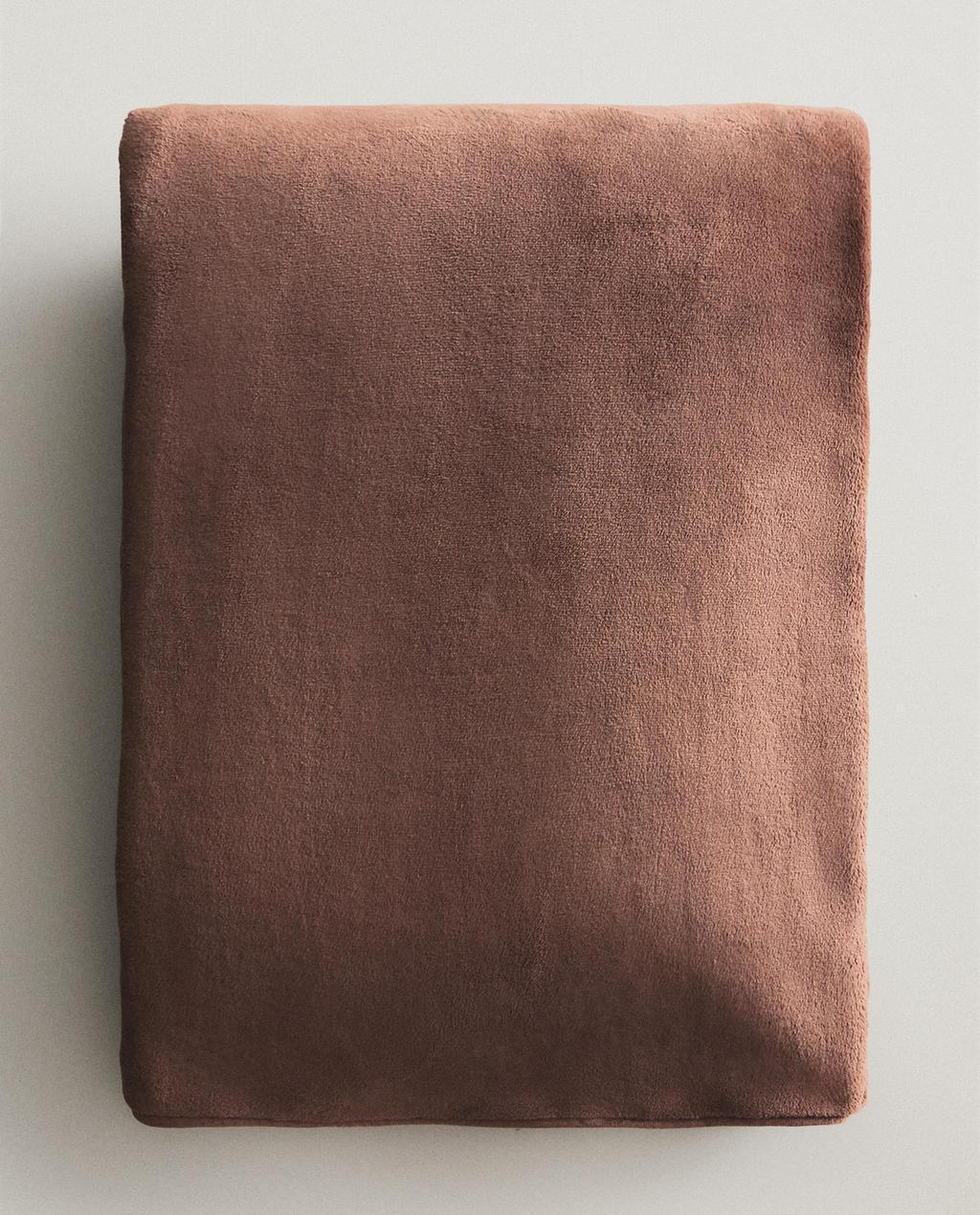 SOLID FAUX FUR BLANKET