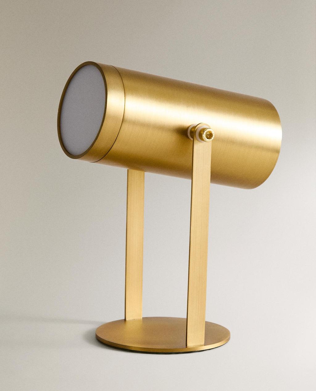 LAMP | USB RECHARGEABLE TABLE SPOTLIGHT