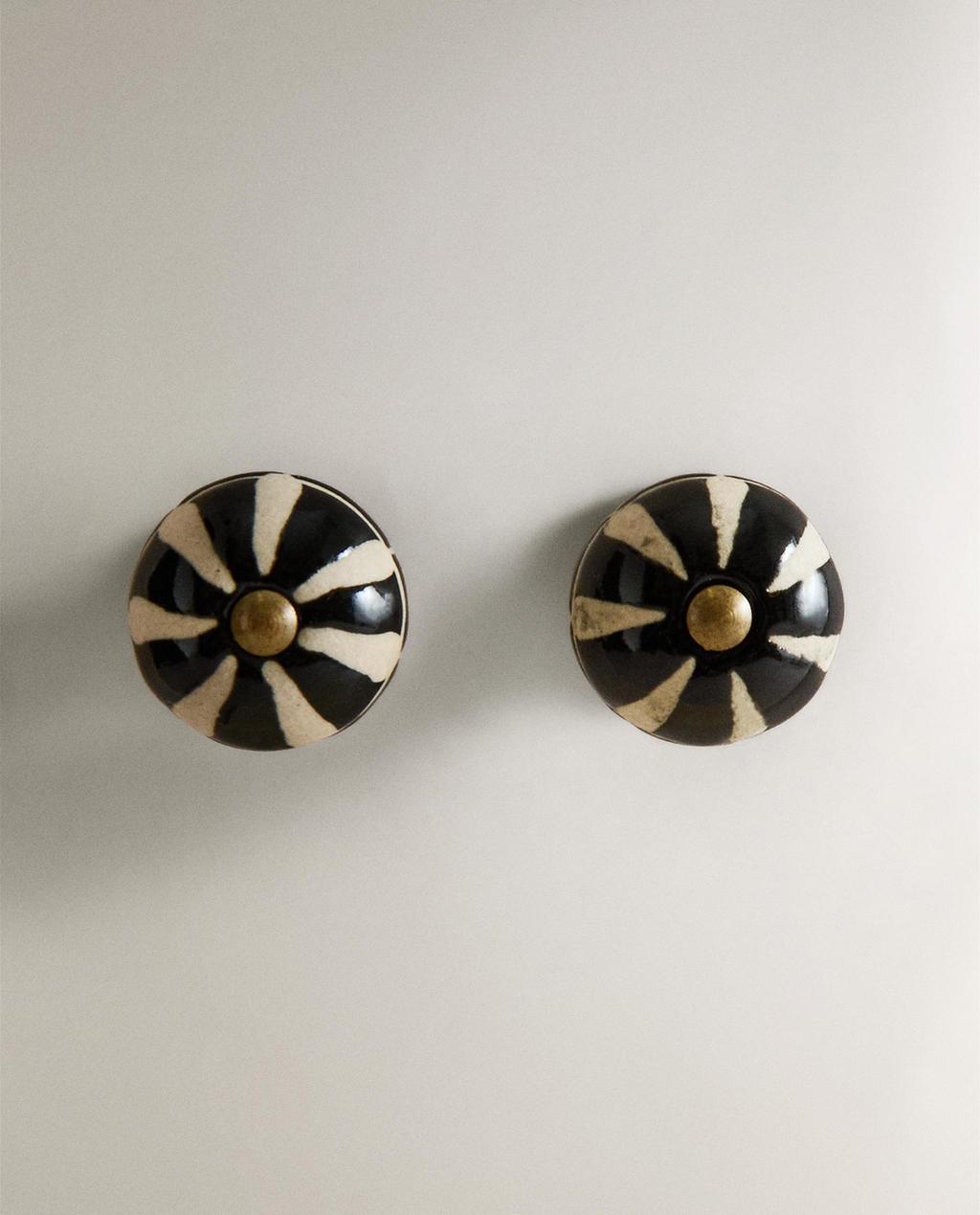 PACK OF STRIPED CERAMIC DOOR KNOBS (PACK OF 2)