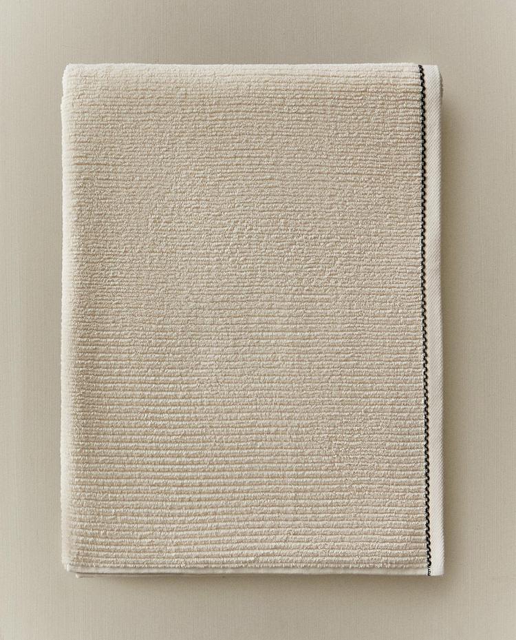 BATH TOWEL WITH TOPSTITCHING