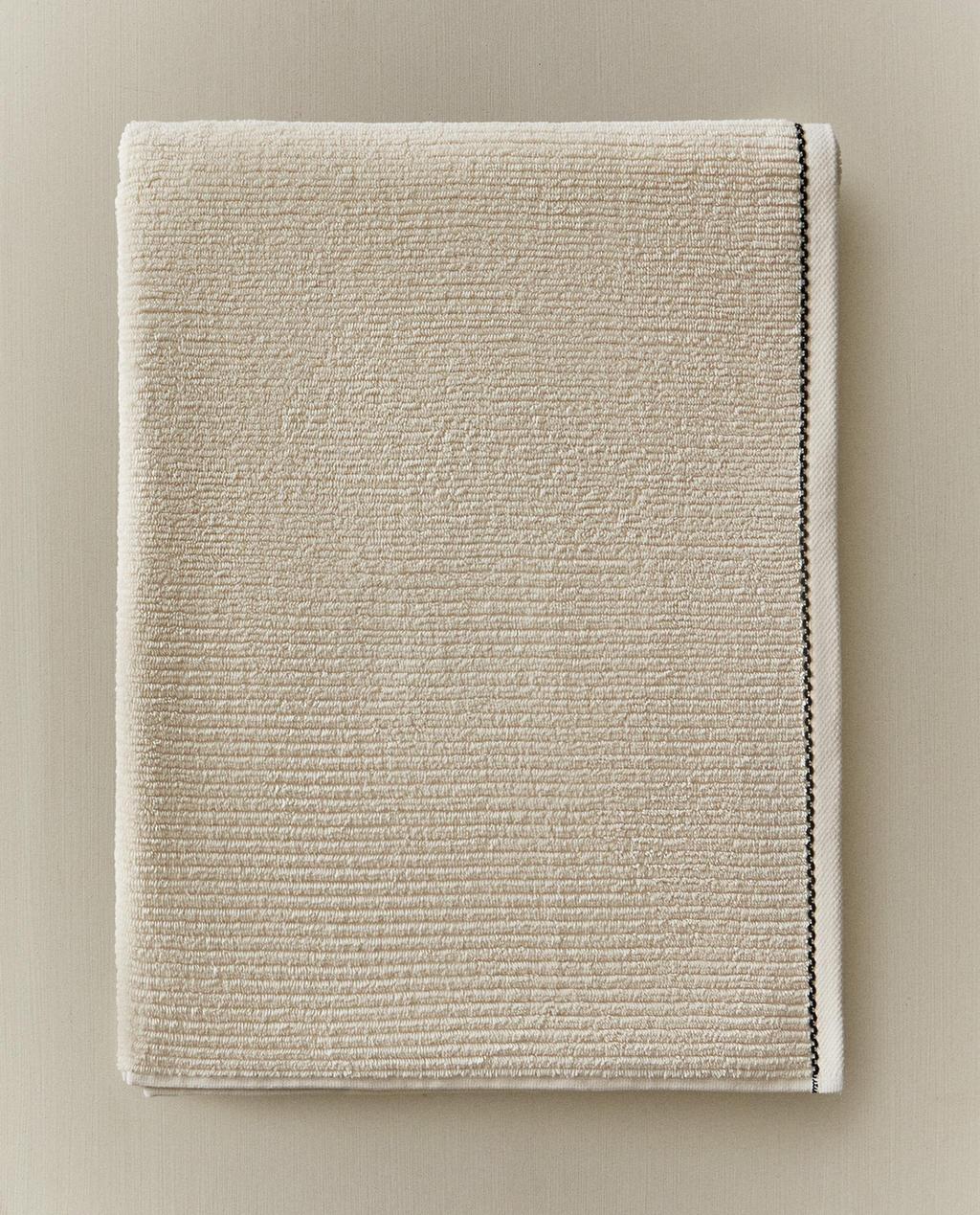 BATH TOWEL WITH TOPSTITCHING