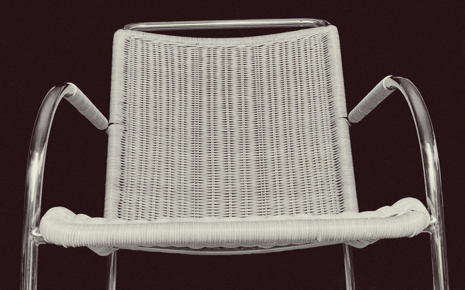 FAUTEUIL ROTIN ET ACIER