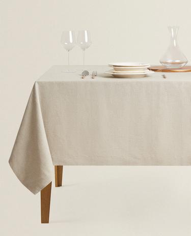 PLAIN-COLOURED LINEN TABLECLOTH