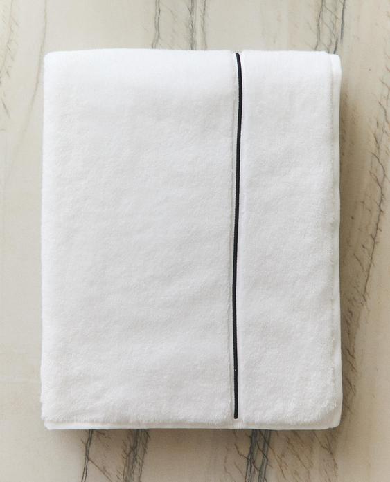 EMBROIDERED TRIM BATH TOWEL