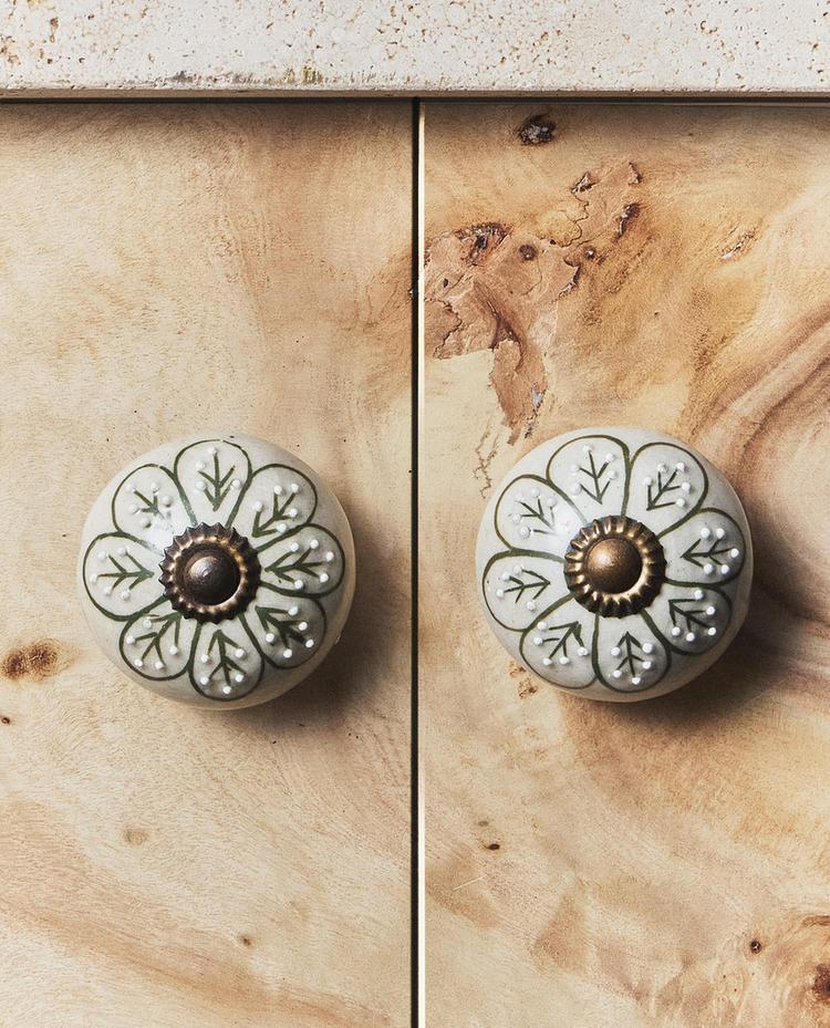 PACK OF CERAMIC FLOWER DOOR KNOBS (PACK OF 2)