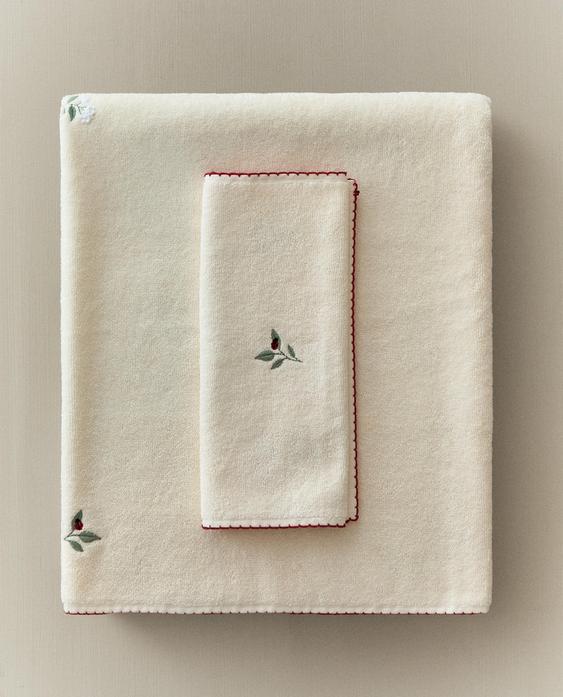 SERVIETTE DE BAIN FLEUR BRODÉE