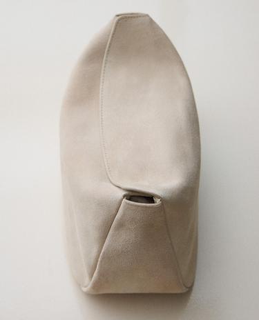NECESSAIRE CLUTCH EM CAMURÇA
