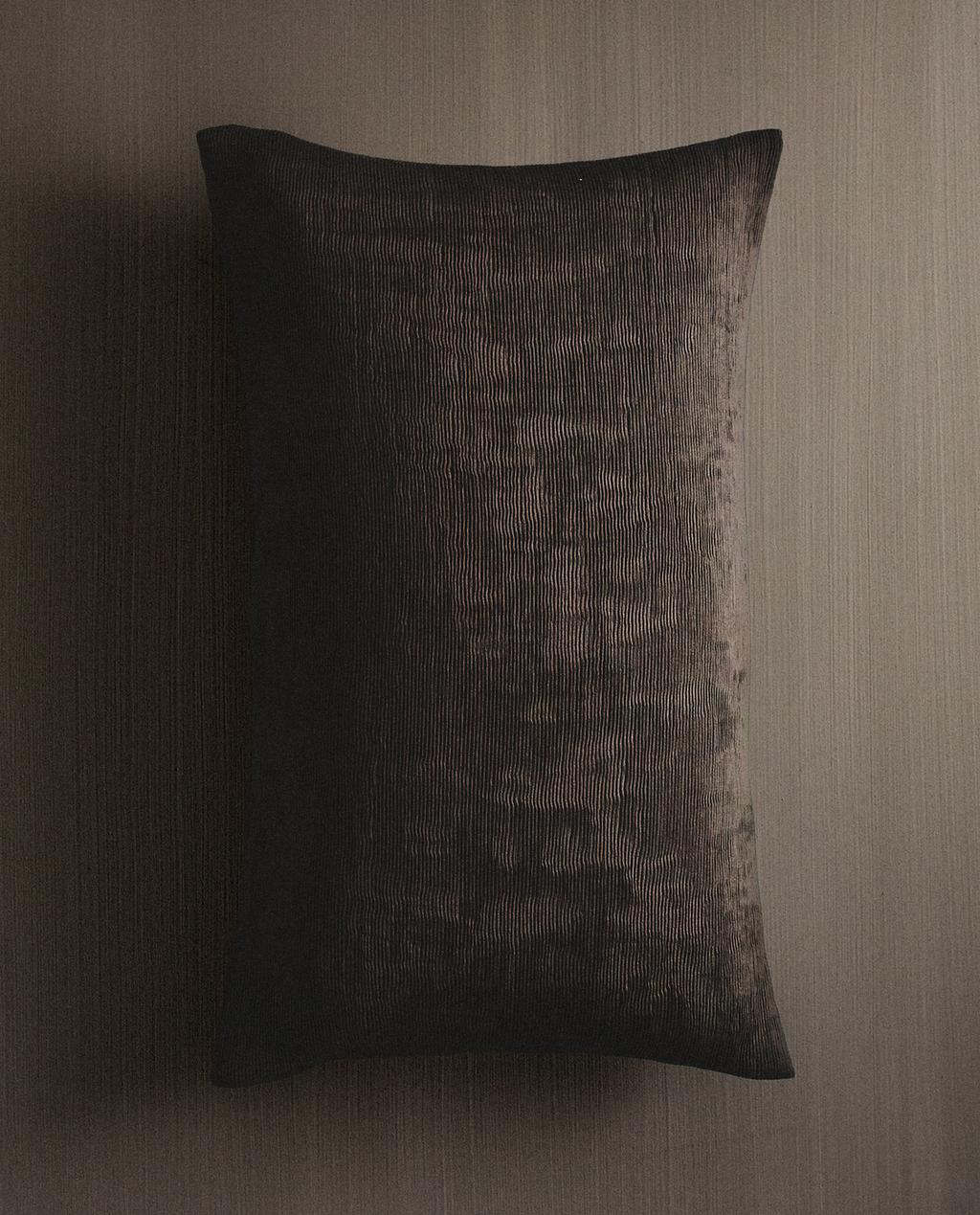 PLEATED CUSHION COVER