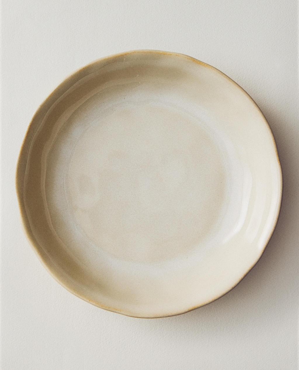 STONEWARE SOUP PLATE WITH IRREGULAR EDGE
