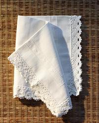 PACK SERVILLETA ALGODÓN BORDADO Y PUNTILLA (PACK DE 2)