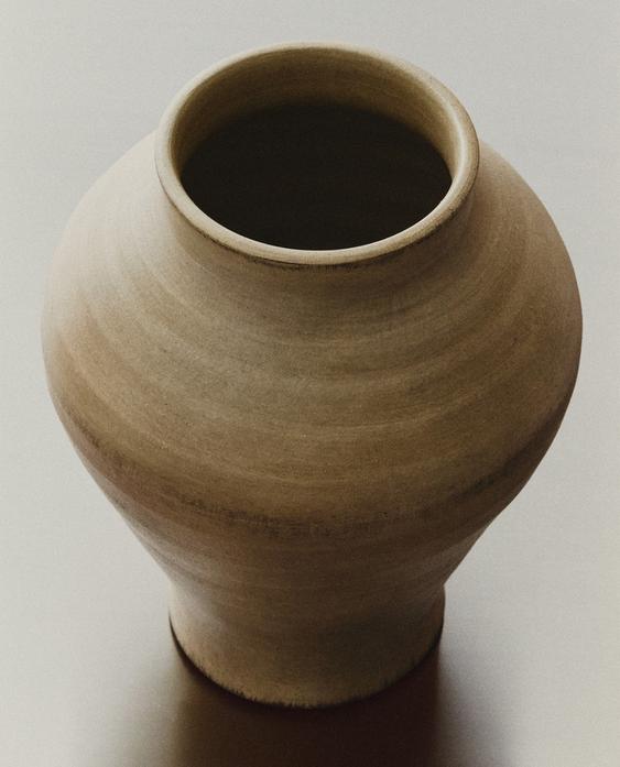 LIGHT TERRACOTTA VASE