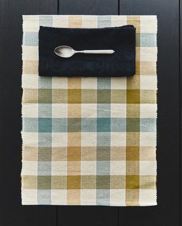 CHECK NEEDLECORD PLACEMAT