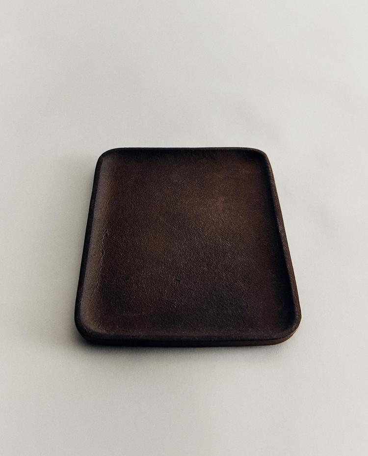 BLACK METAL TRAY