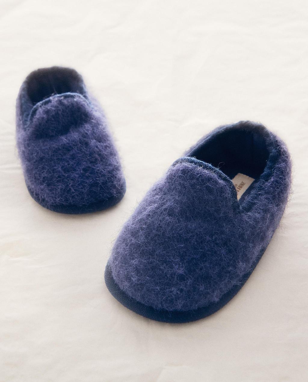 CHILDREN'S TEXTURED SLIPPERS