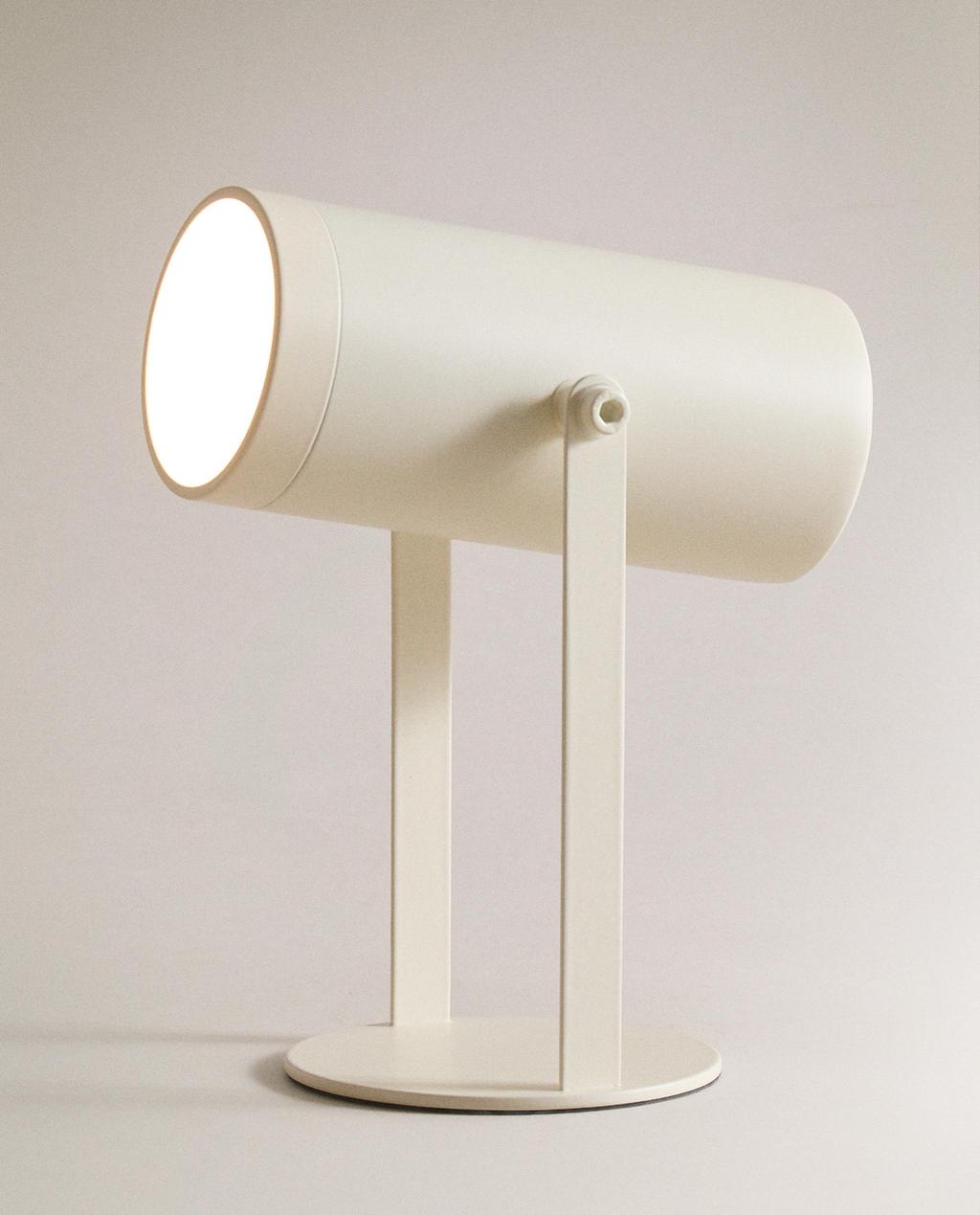 LAMP | USB RECHARGEABLE TABLE SPOTLIGHT