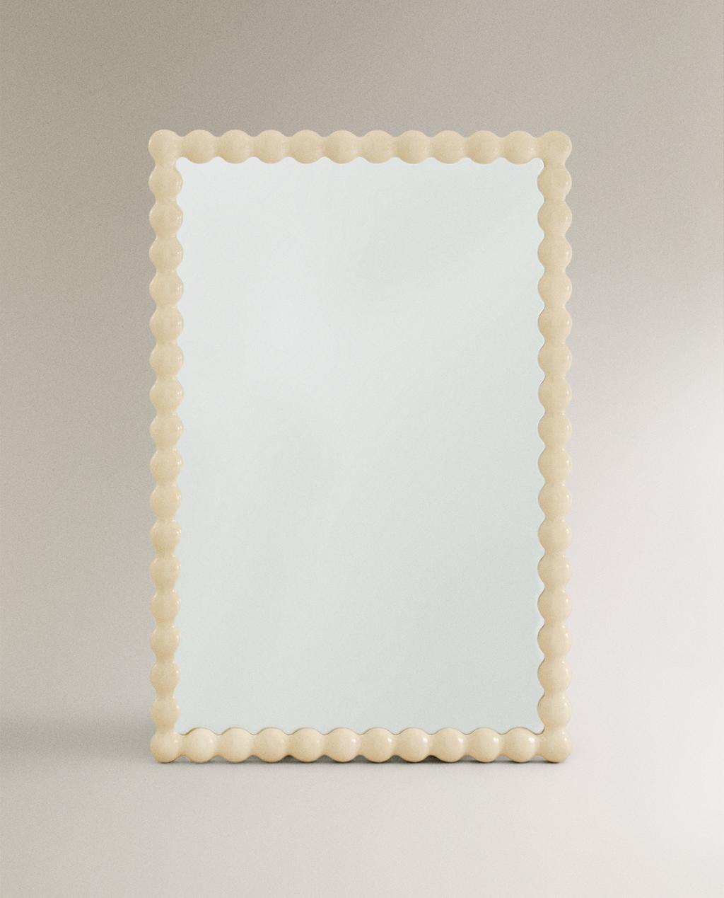 RECTANGULAR WALL MIRROR WITH WOODEN FRAME