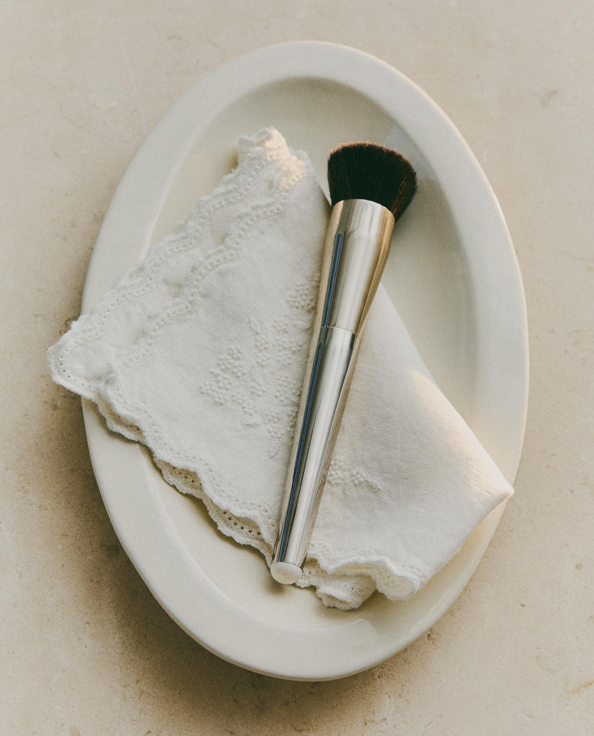 CREAM CERAMIC DECORATIVE TRAY | Zara Home United States of America